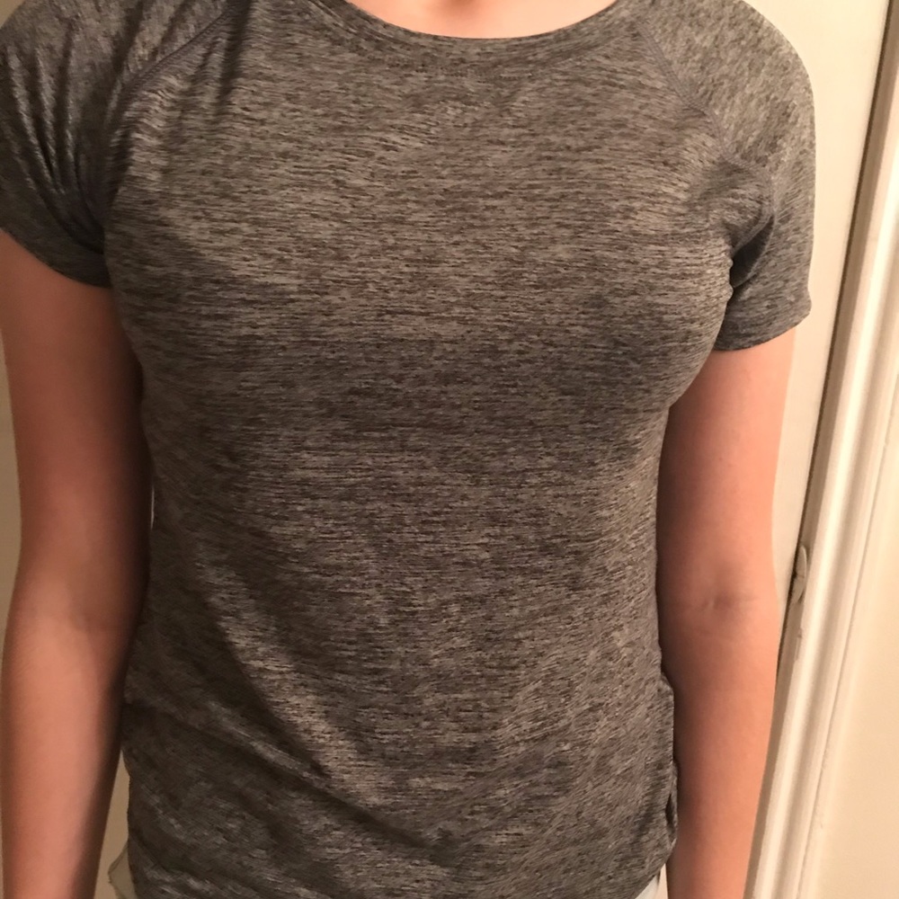 gray tee